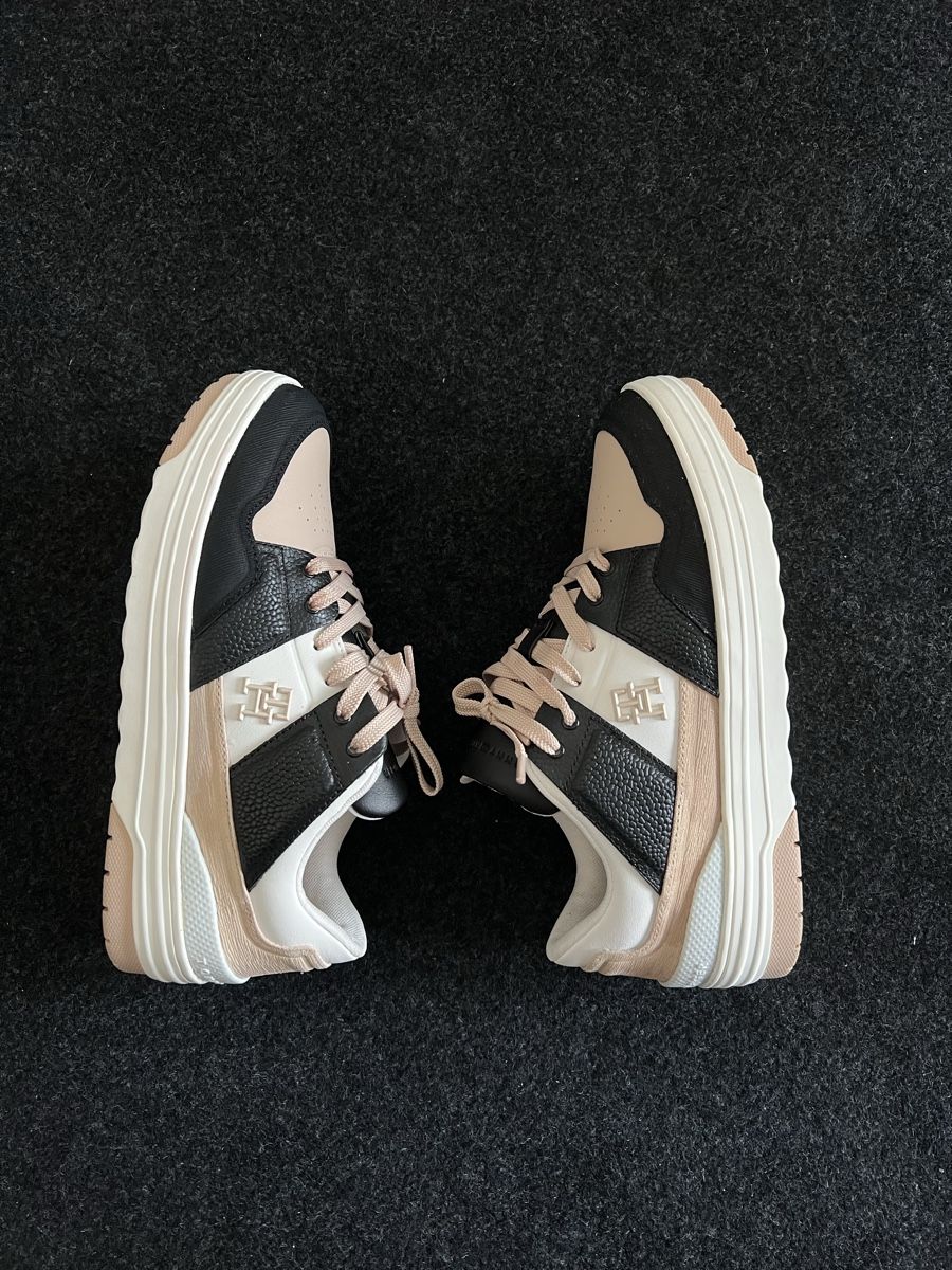 Tommy Hilfiger Chaussures femmes: Tommy Hilfiger Sneaker – Neuf (Voir description) à Menznau par Nataliia.da1193 2