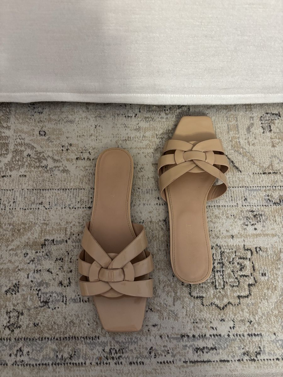 Scarpe da donna: Slippers in Patent Beige Size 40  – Usato da Horgen venduto da len_qjz9 1