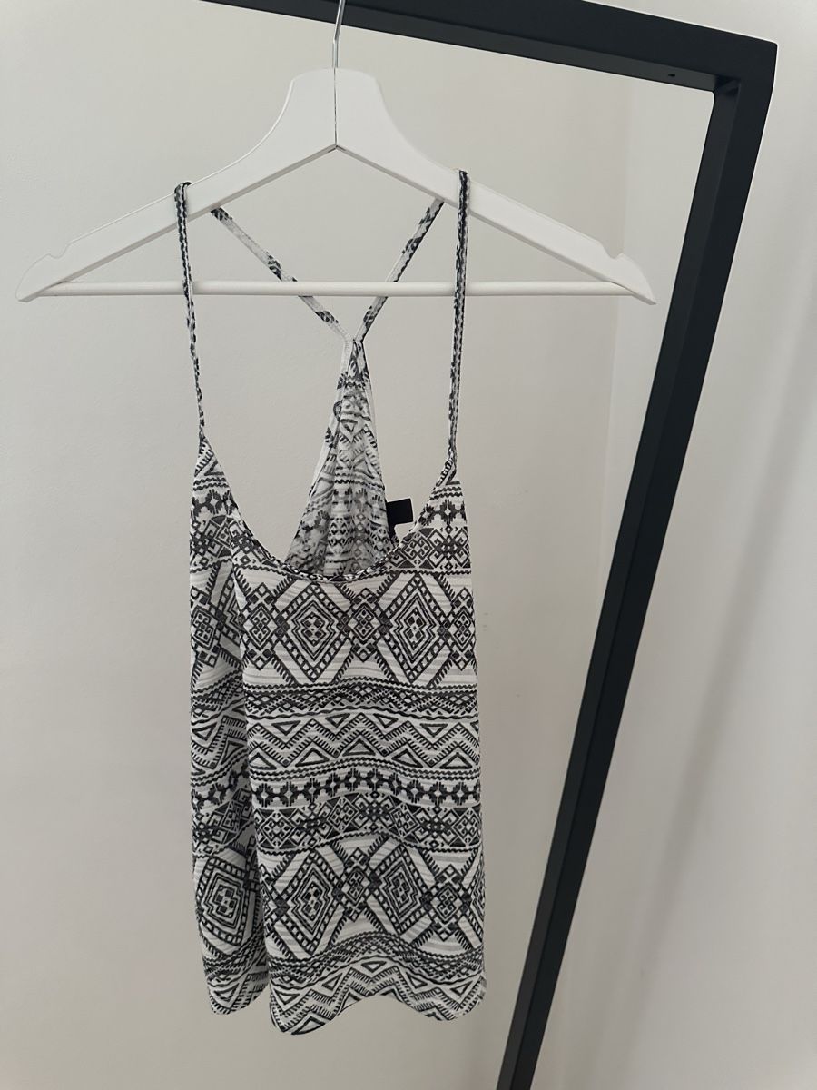 Top: Forever 21 Tanktop, Boho-Ethno-Muster, schwarz/weiss, Gr. S – Usato da Zürich venduto da anouk_8008