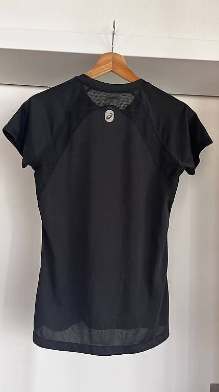 T-shirt: Asics Laufshirt Kurzarm Gr. S – Usato da Liestal venduto da Schatzsucher90 1