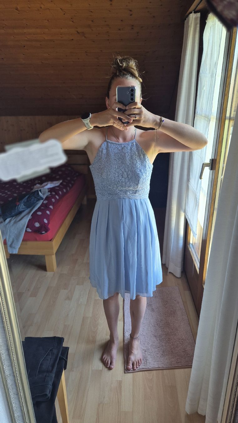 Kleider: Hellblaues Festkleid – Gebraucht aus Ermensee von and_xvf5