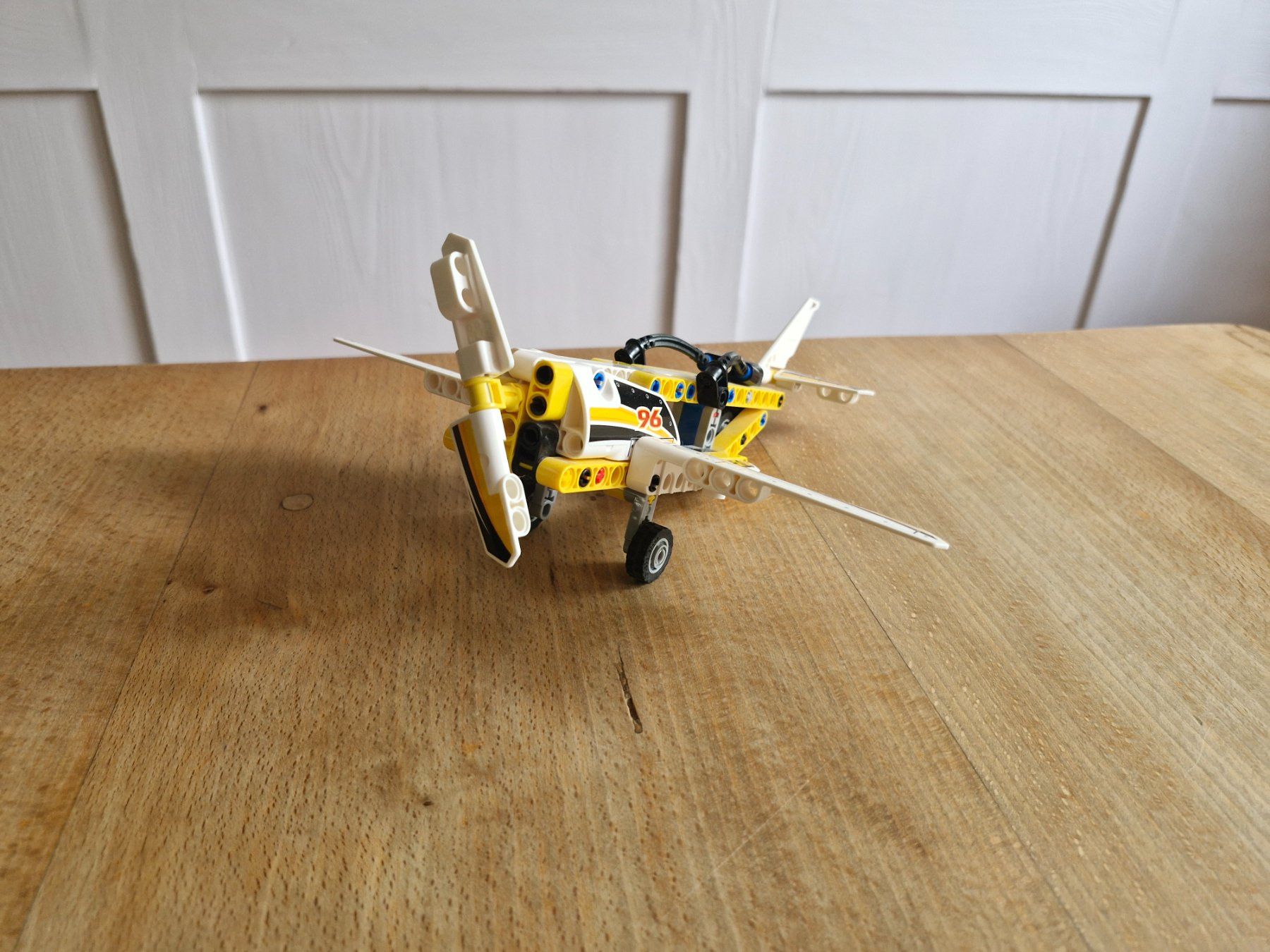 Lego Kit di costruzioni: LEGO Technic 42044 Renn-Flugzeug – Usato da Wiesendangen venduto da enbtracked 1