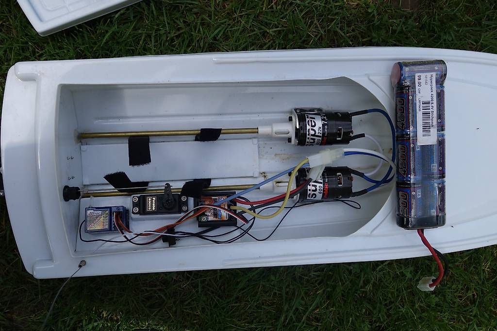 Robbe Modellismo RC: Ferngesteuertes Modellbau Boot – Usato da Schlieren venduto da EtienneGeistlich 2