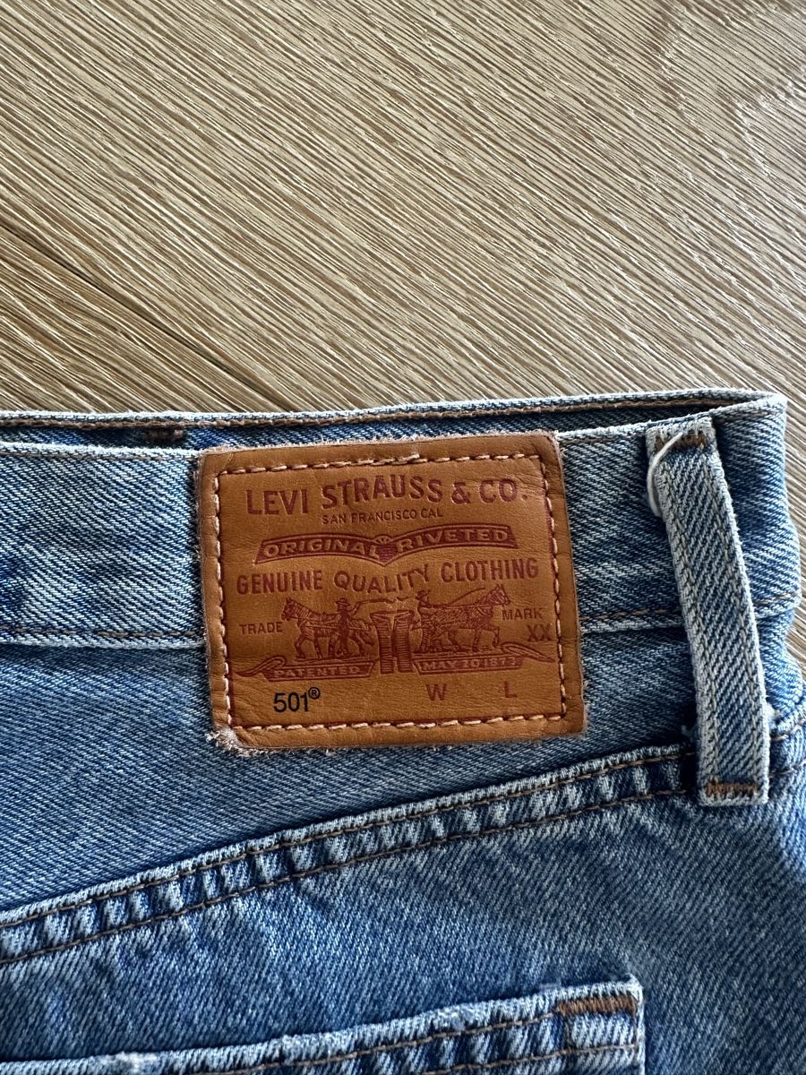 Levi's Pantaloni: Levis short 501 28W (36/38) – Usato da Erlenbach ZH venduto da Kevlau 2