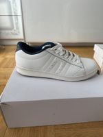 Weisse Sneaker