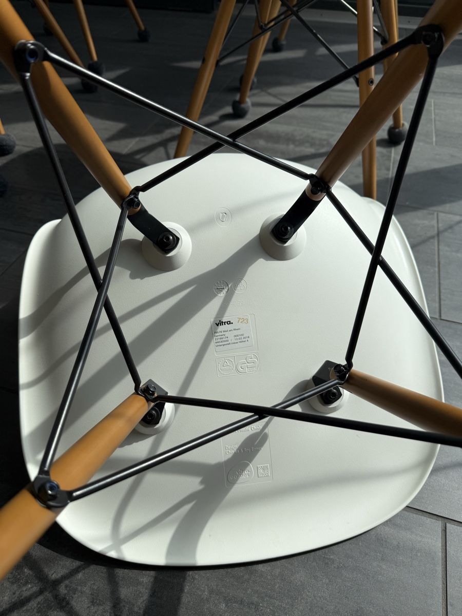 Vitra Sedie: Chaise Vitra Eames blanche – Usato da Kleinbösingen venduto da kal_gjd6 1