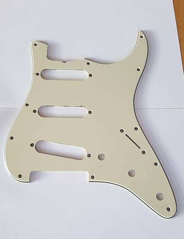 Instruments de musique: Stratocaster Pickguard Parchment - Mint - Relic – D'occasion à Beinwil am See par choragreece