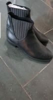 Schöne Stiefeletten mit Nieten Neu 39