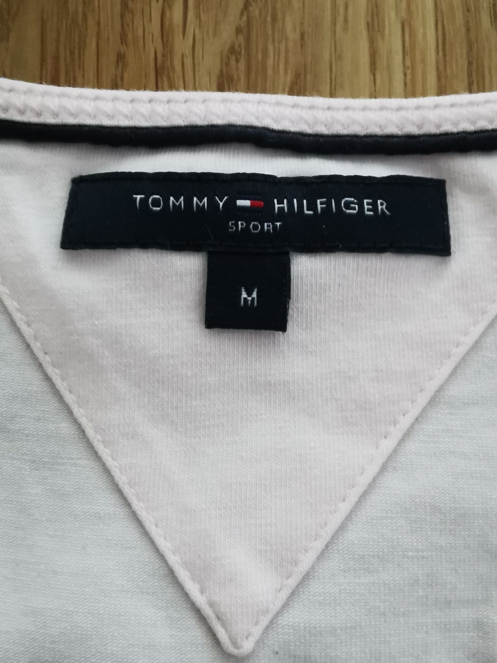 Tommy Hilfiger T-Shirts: Tommy Hilfiger Shirt 2 Stück – Neu (gemäss Beschreibung) aus Adligenswil von sasa_be 2
