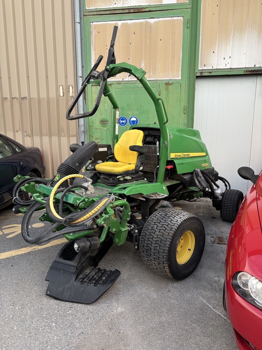 John Deere Tracteurs: John Deere 9009A  – Défectueux à Oey par DigRent