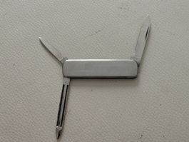 Vintage Taschenmesser Rostnever mit drei Werkzeugen gebrauch