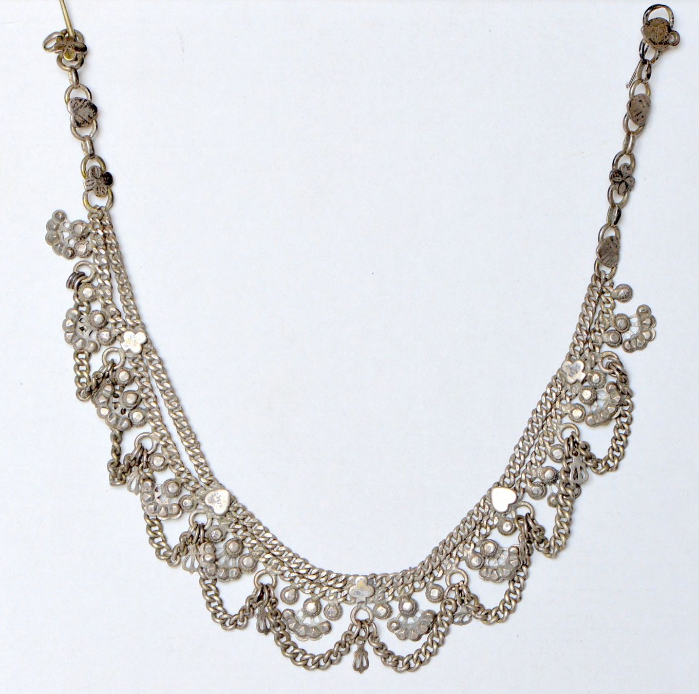 Catenine: Ancien collier en métal – Usato da Neuchâtel venduto da Neuchatel