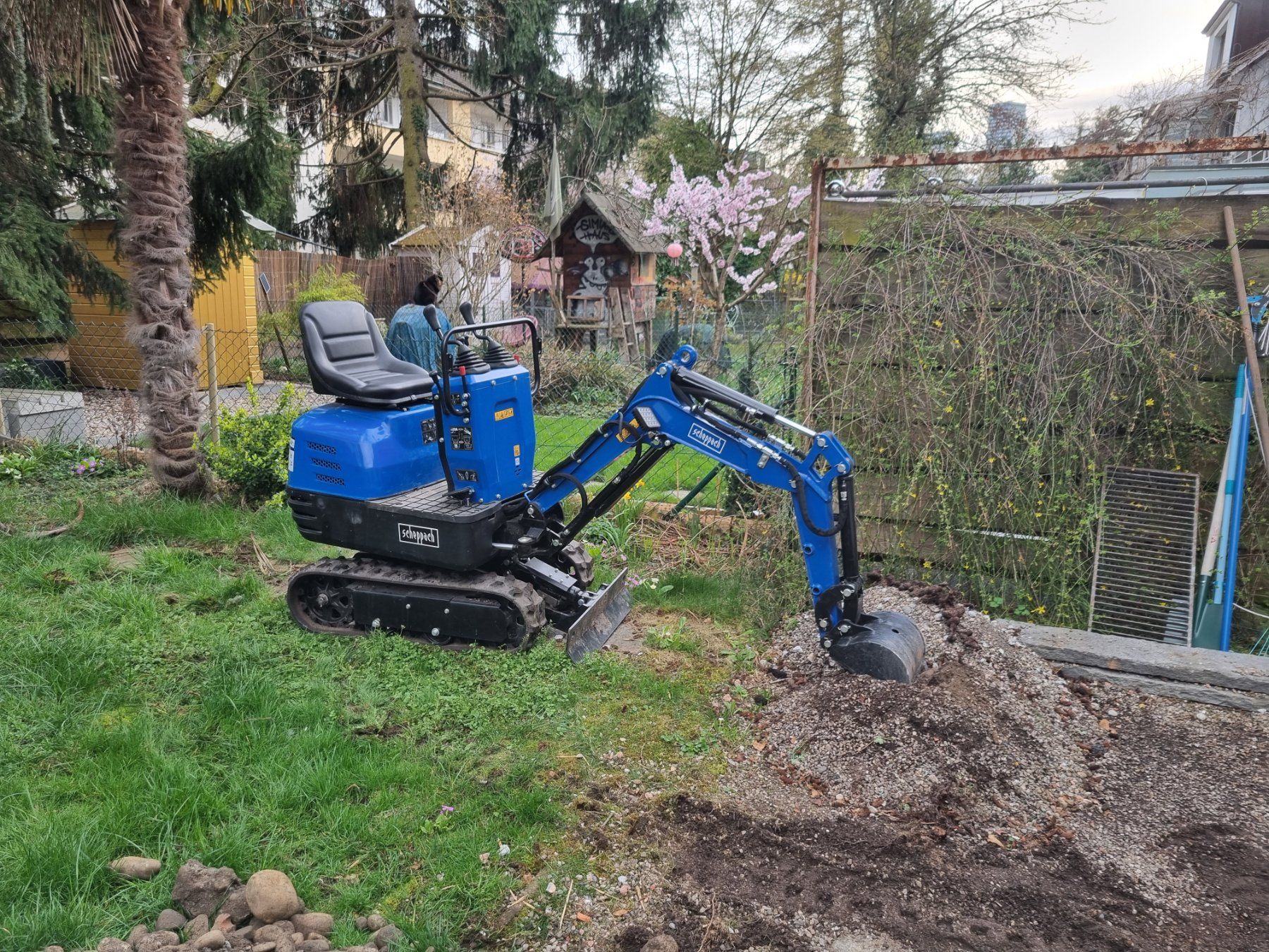Excavateurs: Mini Bagger mit 2 Löffel und Rampen – D'occasion à Deitingen par RRD2010