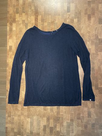 dünner dunkelblauer Pulli, ca Gr L