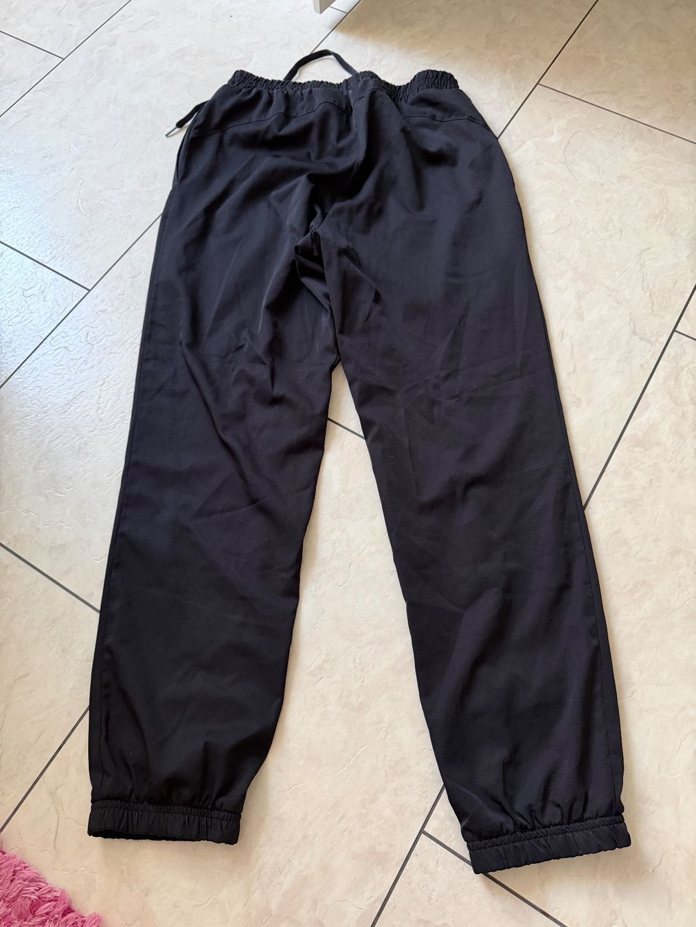 Puma Pantaloni: schwarze Trainerhose – Usato da Uetikon am See venduto da m1384 1