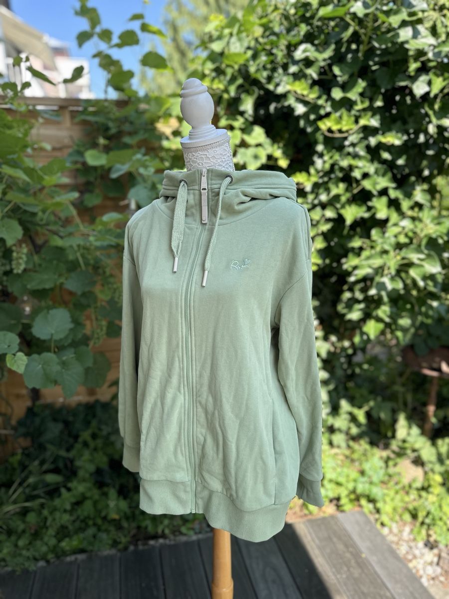 Ragwear Jacken: RAGWEAR Sweatjacke Gr. L Salbei – Gebraucht aus Baar von AlicjasWunderland