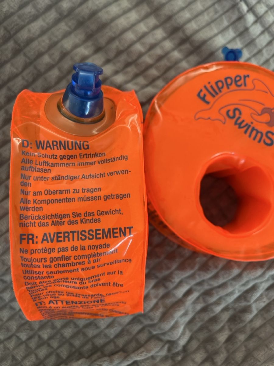 Flipperkästen: Schwimmflügeli Flipper SwimSafe – Gebraucht aus baden von jessgold 1