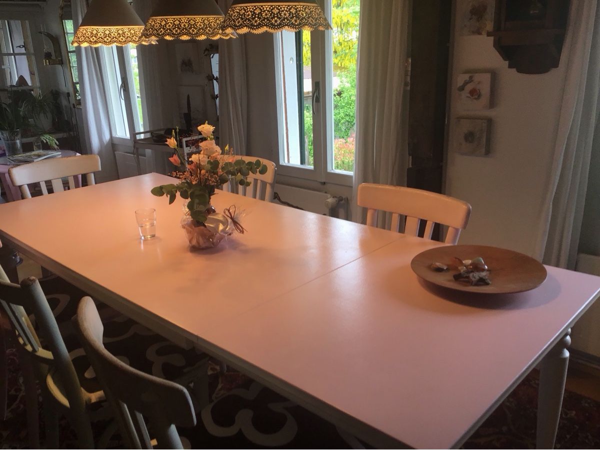 Ikea Set di tavolo e panche: Tisch mit 5 Stühlen  – Usato da Frutigen venduto da Retschina 3