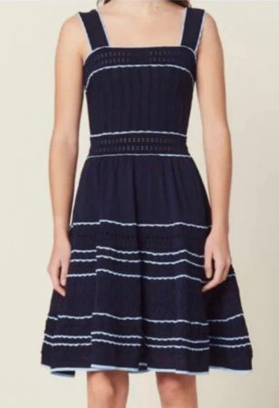 Sommerliches Kleid von Sandro Gr. 38 blau weiss Strickkleid