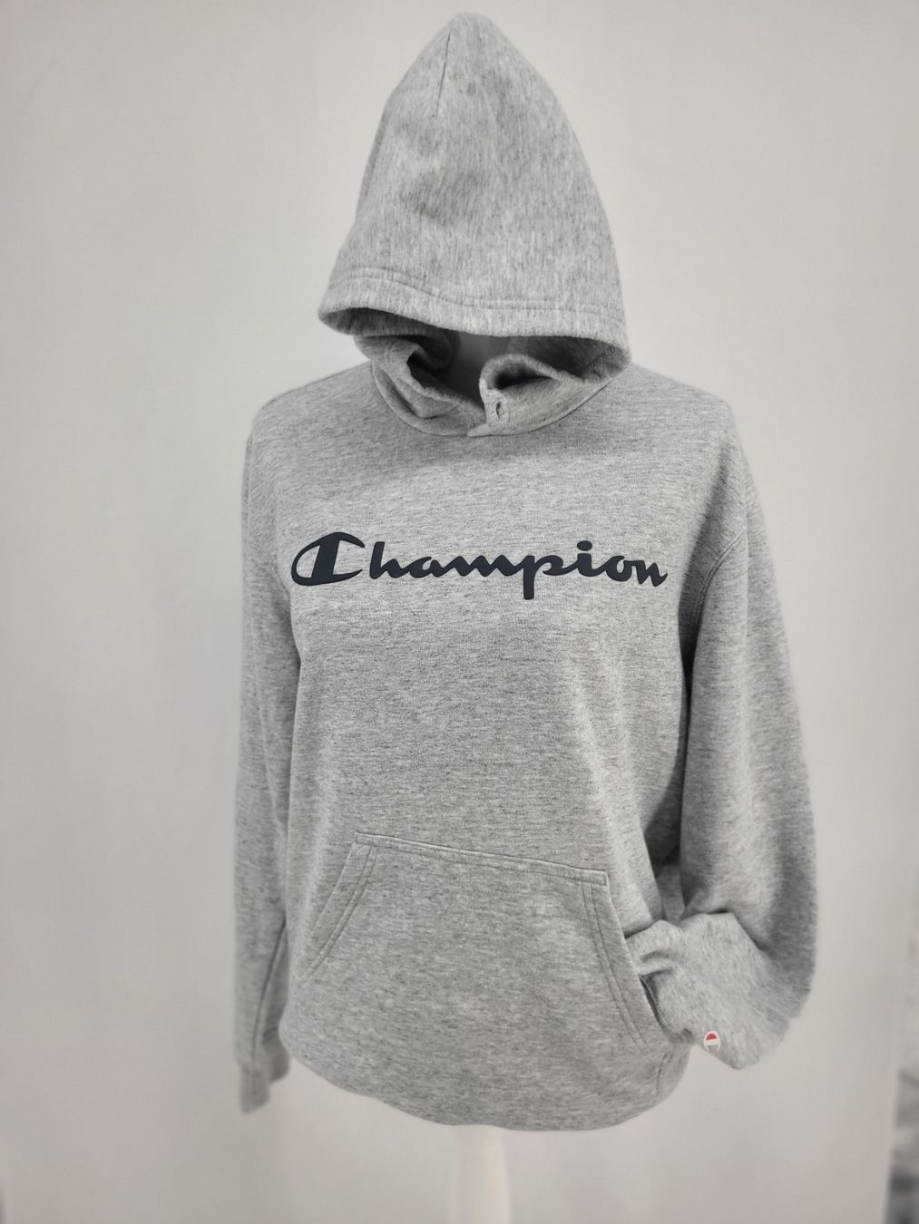 Champion Pullover & Sweatshirts: CHAMPION Pull gris - Taille M – Gebraucht aus Lausanne von PlusValue_Lausanne
