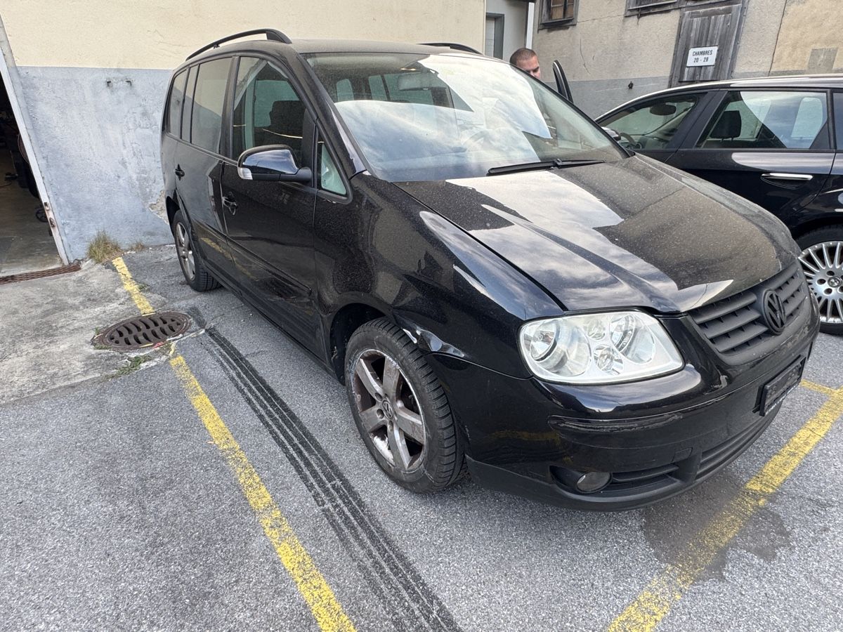 VW Automobili: VW Touran 2.0 TDI – Usato da Thônex venduto da COCO_VR6 1