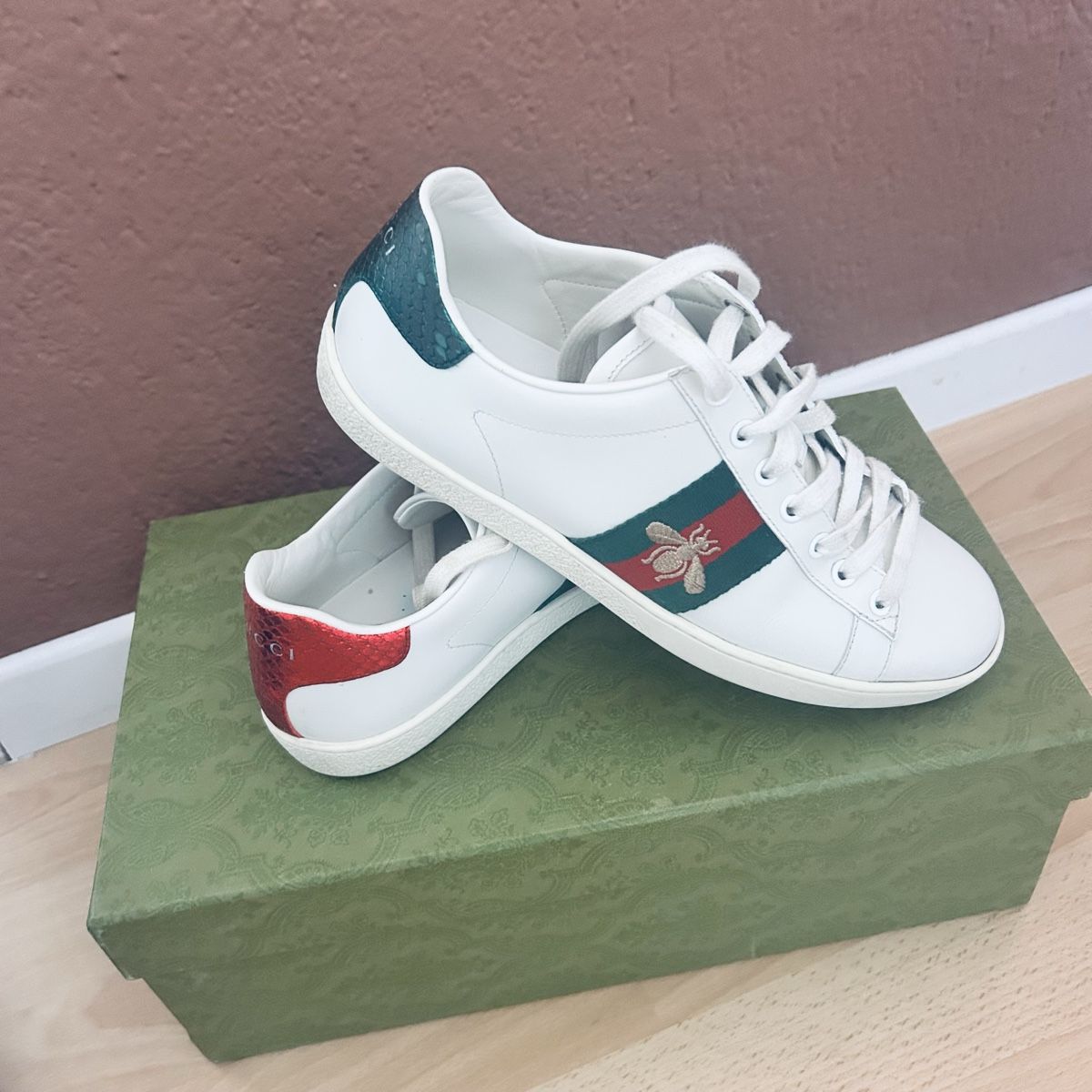 Gucci Chaussures hommes: Gucci Sneakers 39 – D'occasion à Forch par kar_js2l