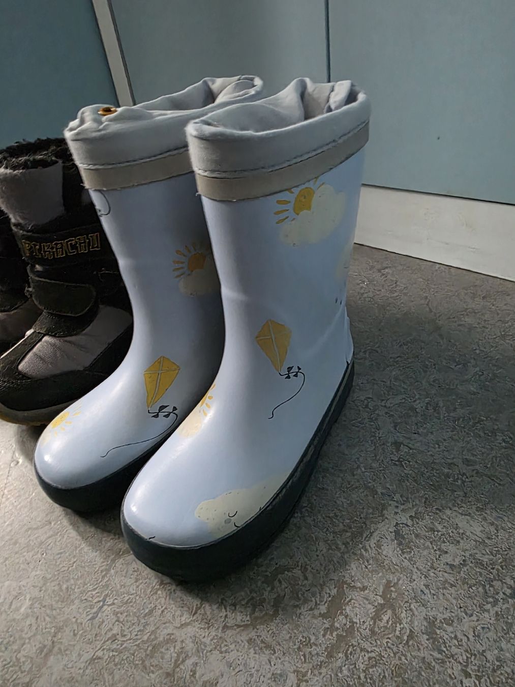 Scarpe per ragazzi: Kids Winter Boots & Rain Boots - Size 28/29 - Bundle! – Usato da Ebikon venduto da TessStoran 2