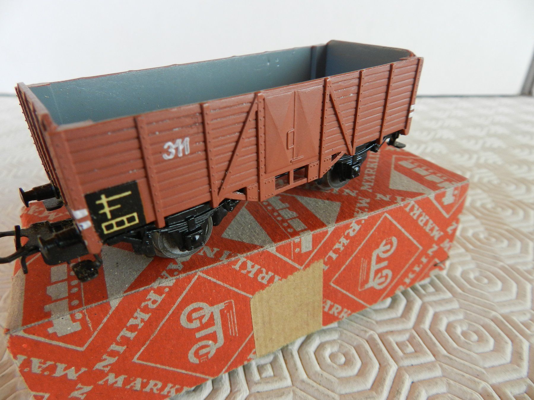 Märklin Modellini di ferrovie: Märklin Hochbordwagen 311 – Usato da Arzier-Le Muids venduto da elocin83 1