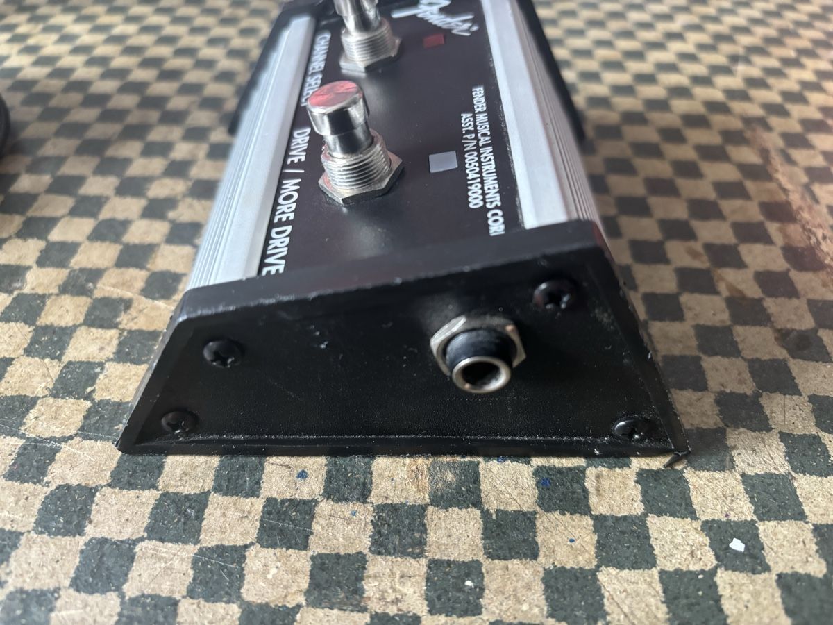 Fender Strumenti musicali: Fender Footswitch  mit Kabel – Usato da Triesenberg venduto da gernewieder9497 2