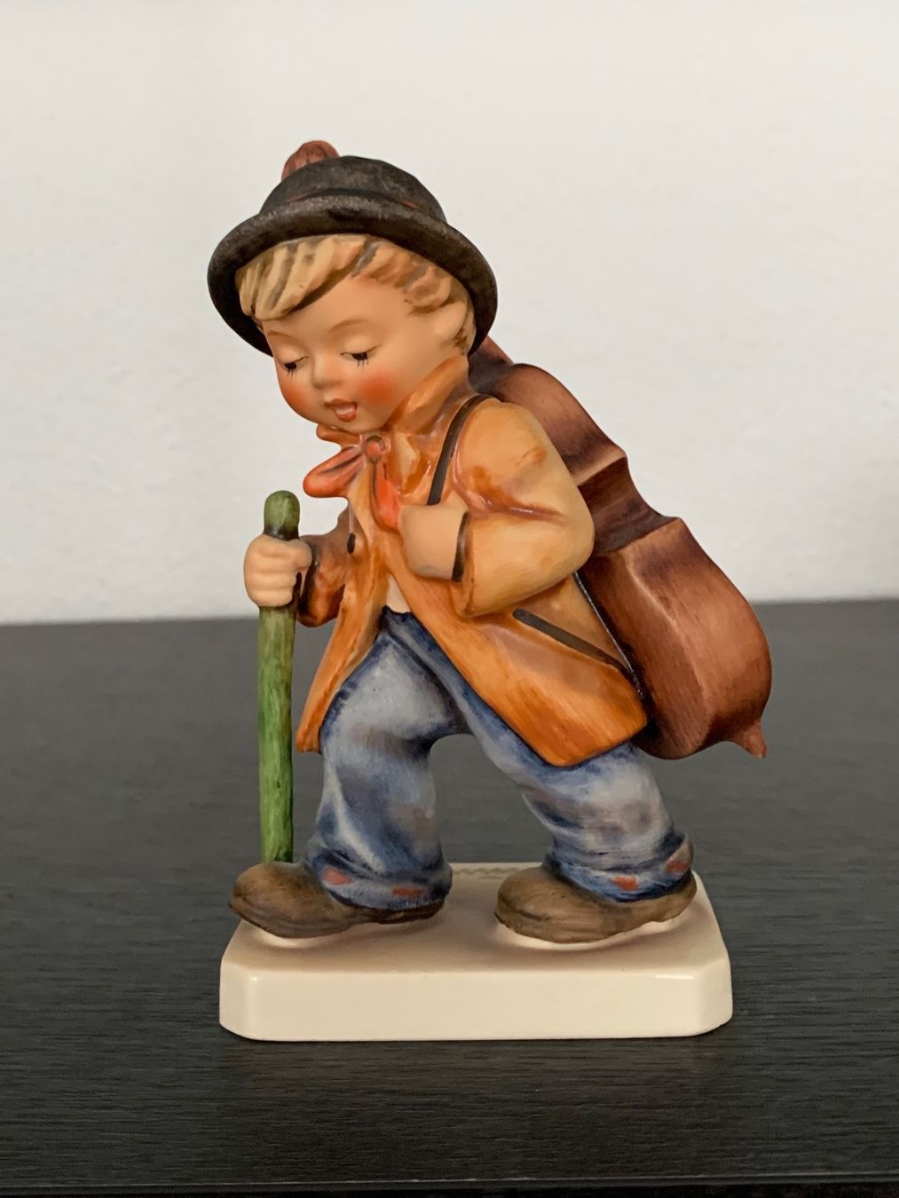 Hummel Statuette: Kleiner Cellist Hummel Figur – Usato da Weiningen ZH venduto da pedari