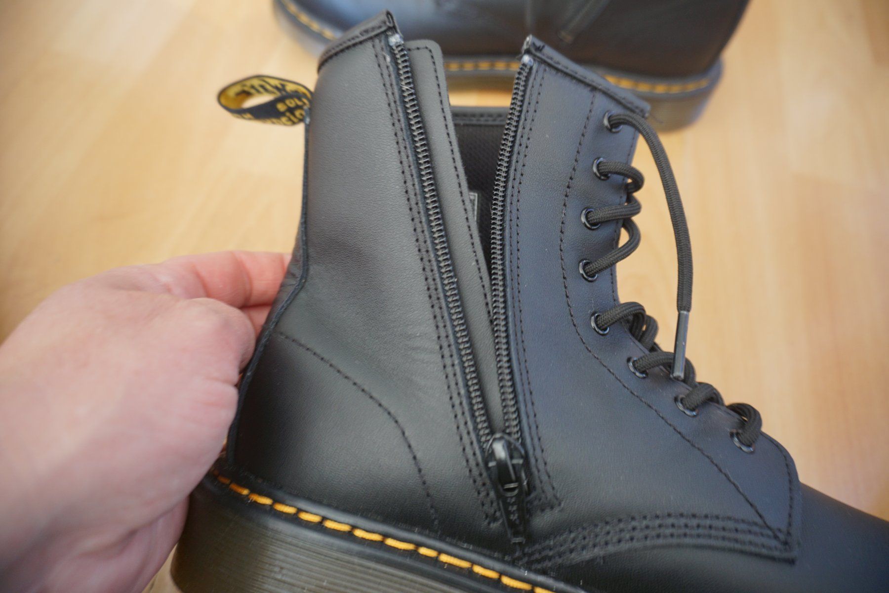 Dr. Martens Scarpe da uomo: Dr. Martens Stiefel Gr. 38, neuwertig – Nuovo (secondo la descrizione) da Zürich venduto da einalemjena 6