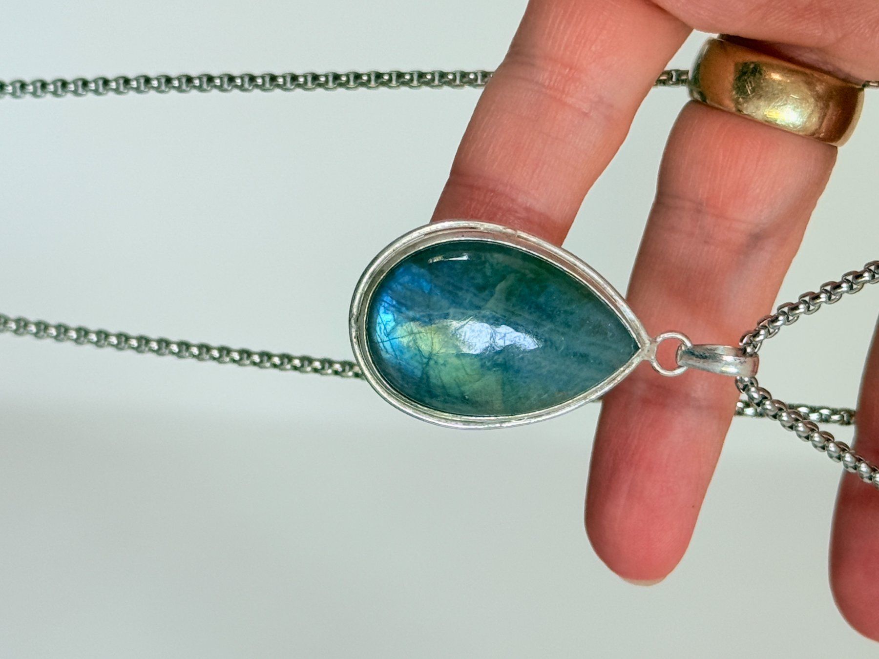 Colliers: Collier labradorite, élégant et tendance ✨ – Neuf avec emballage d'origine à Genève par AWWA 2