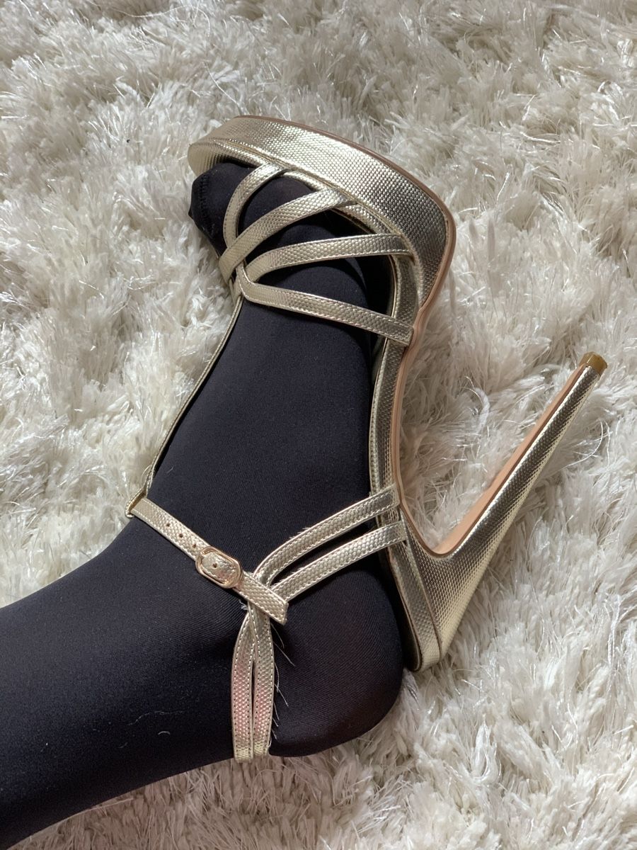 Scarpe da donna: Gold sandals size 38 – Usato da Zürich venduto da Jasmin3S
