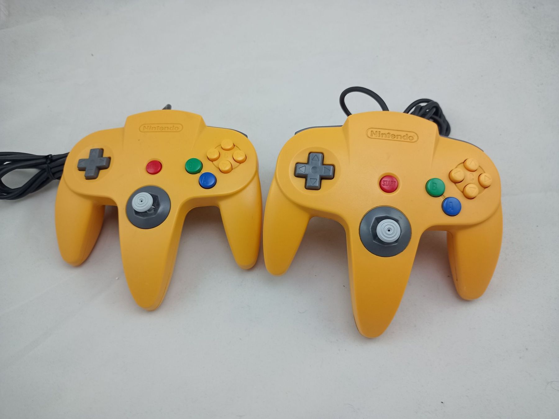 Altri accessori: N64 Original Controller (gut) – Usato da Buchs AG venduto da SellAndBuyX 5