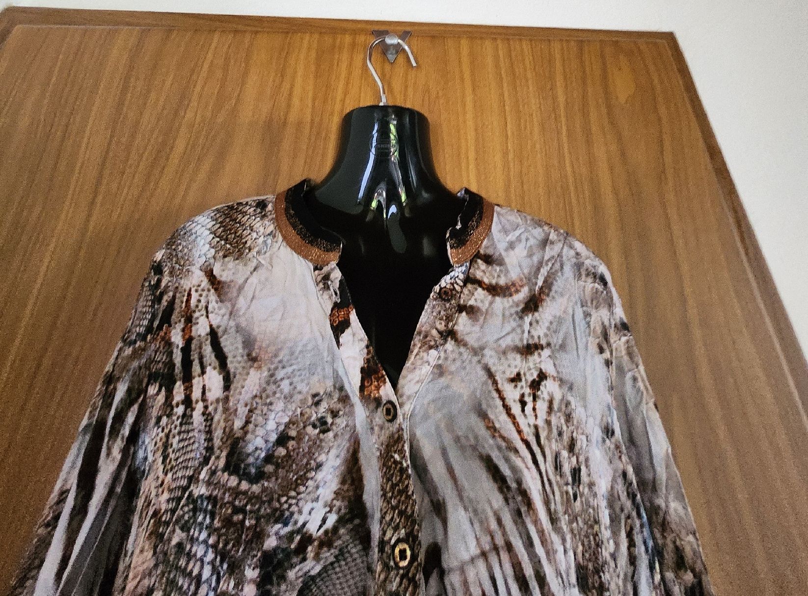 Emily van den Bergh Camicette: Chemise femme taille 42 Emily Van Den Bergh imprimé python – Usato da Niedergösgen venduto da Eva2410 2