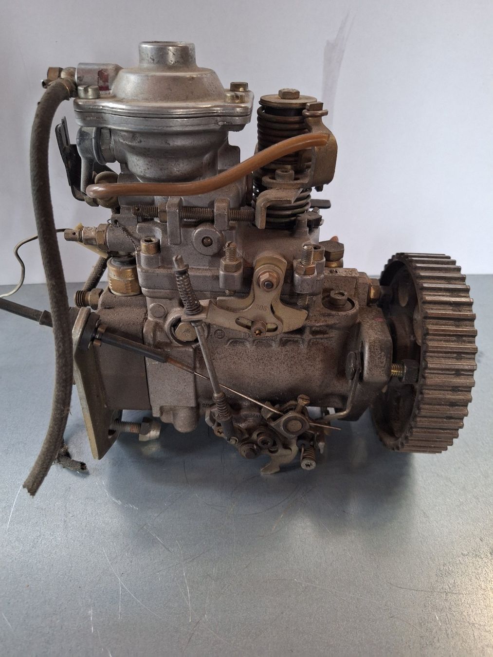Bosch Tutti pezzi di ricambio auto: 3 X Einspritzpumpen Bosch – Usato da Madiswil venduto da 20gls 3