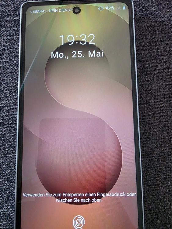 Telefoni cellulari / Smartphones: Smartphone 4G Dual-SIM – Usato da Filzbach venduto da Sabenasi 1