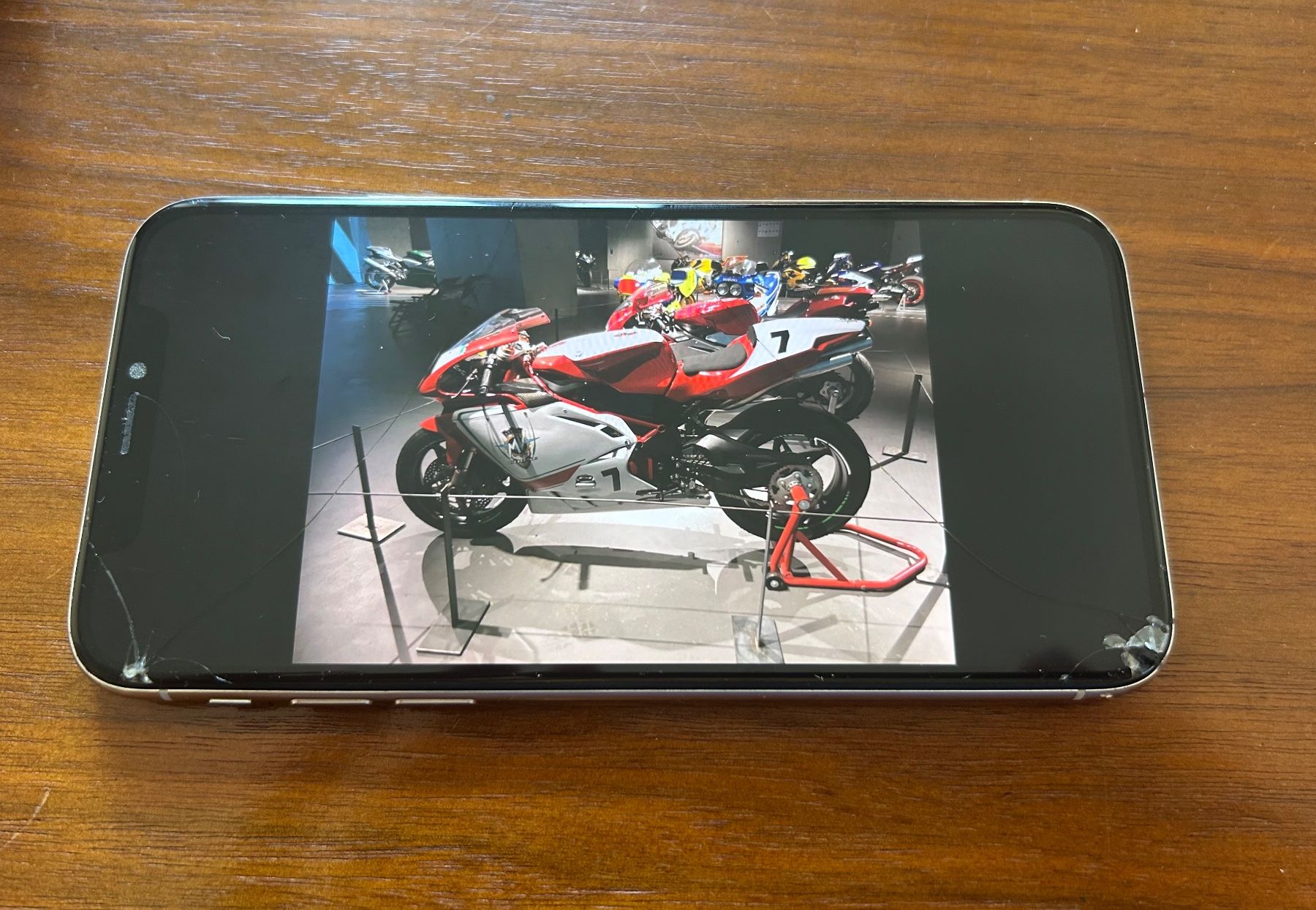 Apple Portables: iPhone X weiss gebraucht – D'occasion à Zürich par SebastienG 2