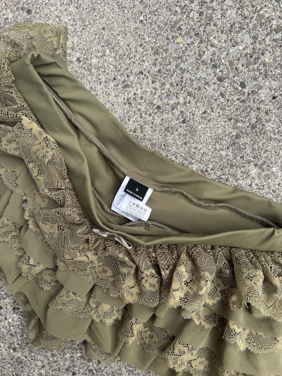Shein Pantaloni: Khaki Ruffle Shorts S New – Nuovo e nell'imballaggio originale da Effretikon venduto da syrrrrre 7