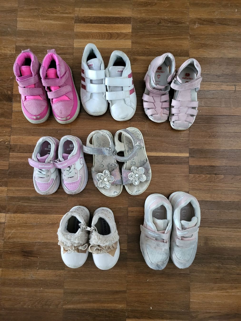 Scarpe per ragazze: Kinder-Schuhpaket, Grösse 21-27 – Usato da Basel venduto da Ywana