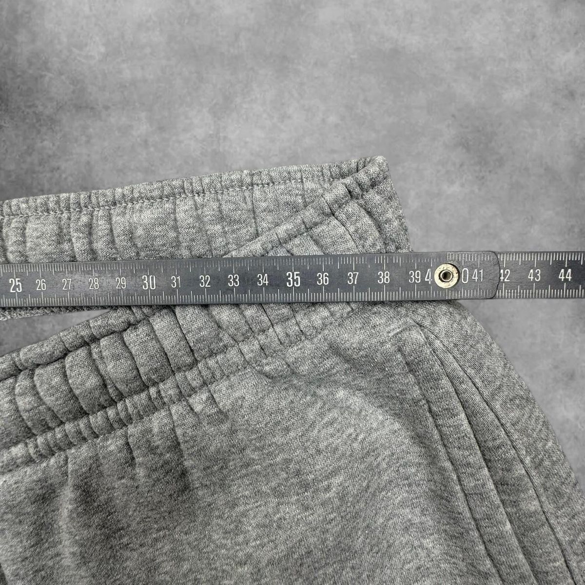Nike Pantaloni: Nike grey sweatpants – Usato da Erlinsbach SO venduto da TogaResell 7