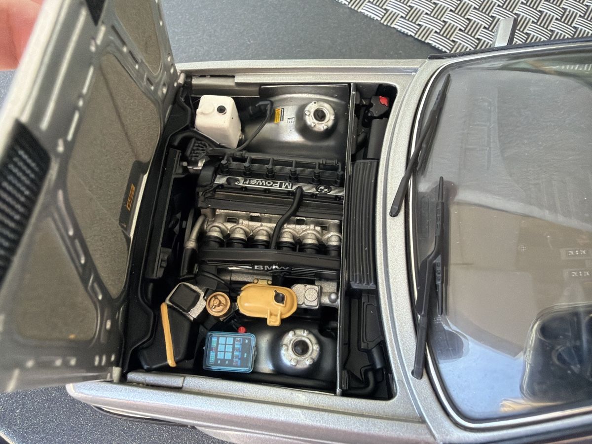 Autoart Modellini d'auto: BMW 635 CSI - 1/18 - Auto Art – Usato da Wolfwil venduto da Rolex1 6