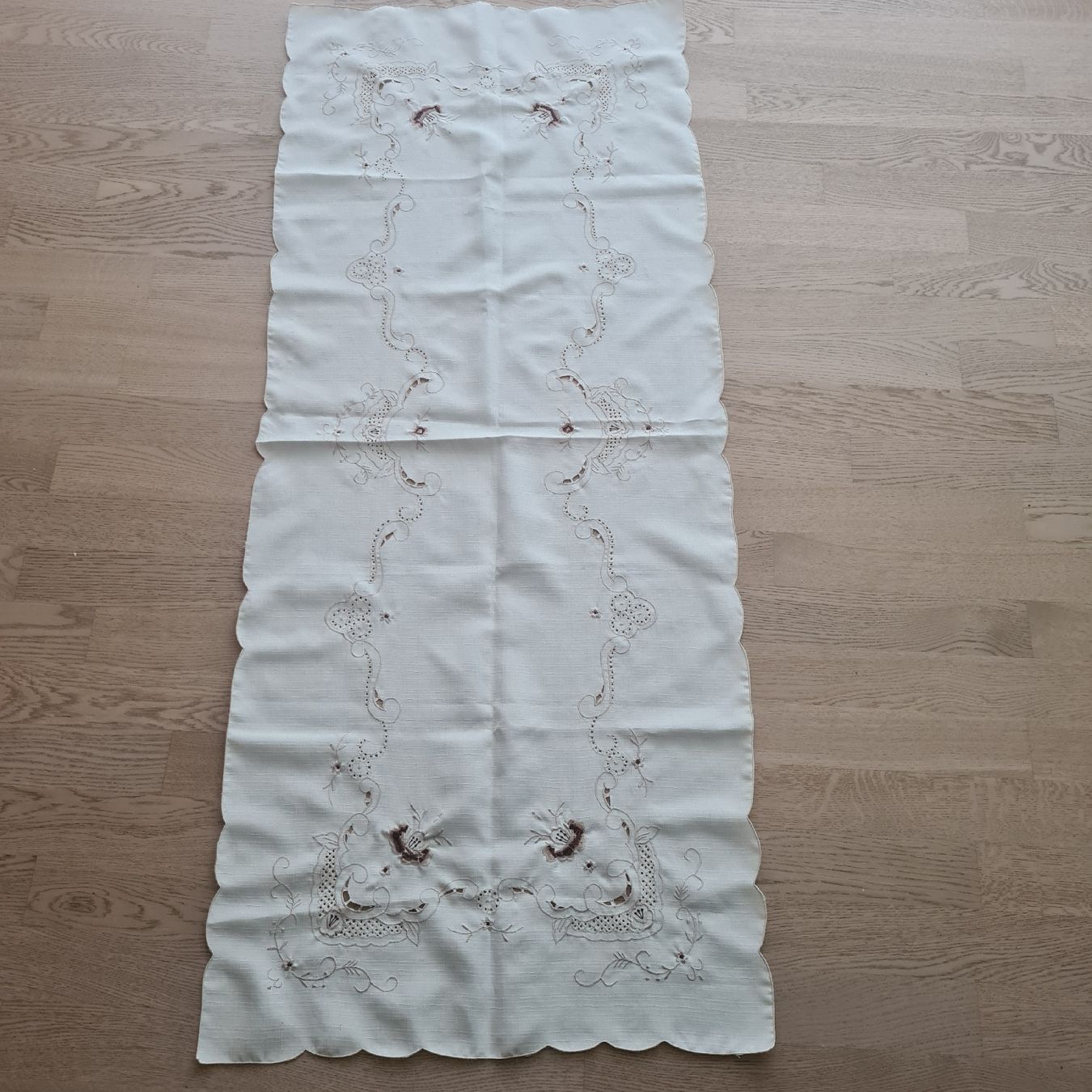 Sonstige Tischwäsche: Tisch Läufer L.144 cm B.59 cm – Gebraucht aus Steinen von turbogeiss99 2