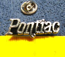 PONTIAC AUTO PLOGO PIN SCHRIFTZUG GEPRÄGT SILBRIG