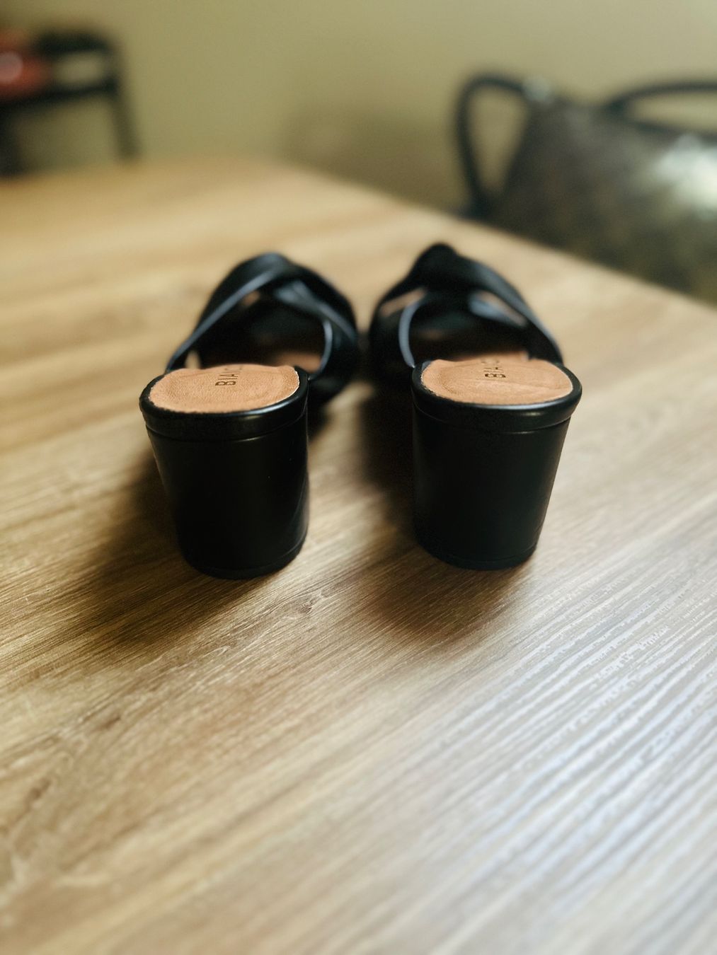 Chaussures femmes: Wunderschöne Sandaletten Gr.37 – Neuf (Voir description) à Uetikon am See par Mici_Ki 1