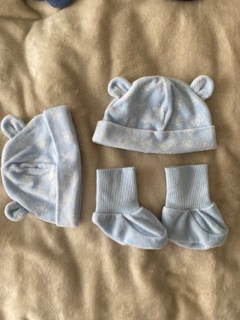 Baby Mützen und Socken Grösse 62
