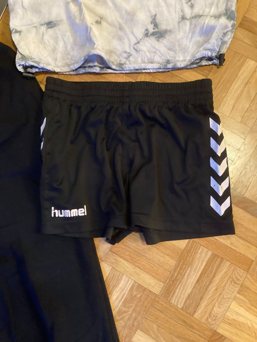Kleiderpakete: Kleiderpaket – Gebraucht aus Balsthal von dasesaro 1