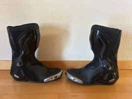 Motorradstiefel Dainese Gr. 39 schwarz neuwertiger Zustand