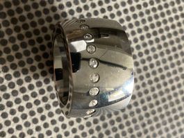 Wunderbarer EDELSTAHL RING mit 2 x 24 ZIRKONIA NEU
