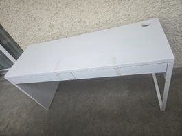 Schreibtisch 